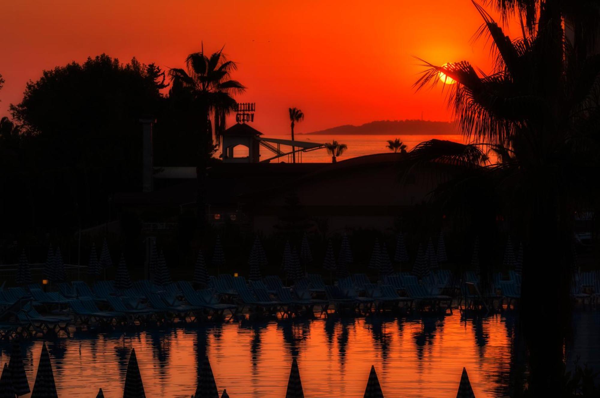 Lonicera World Resort&Spa Hotel - Ultra All Inclusive Avsallar Exteriör bild