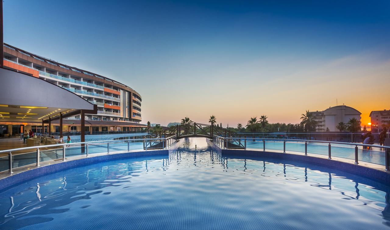 Lonicera World Resort&Spa Hotel - Ultra All Inclusive Avsallar Exteriör bild